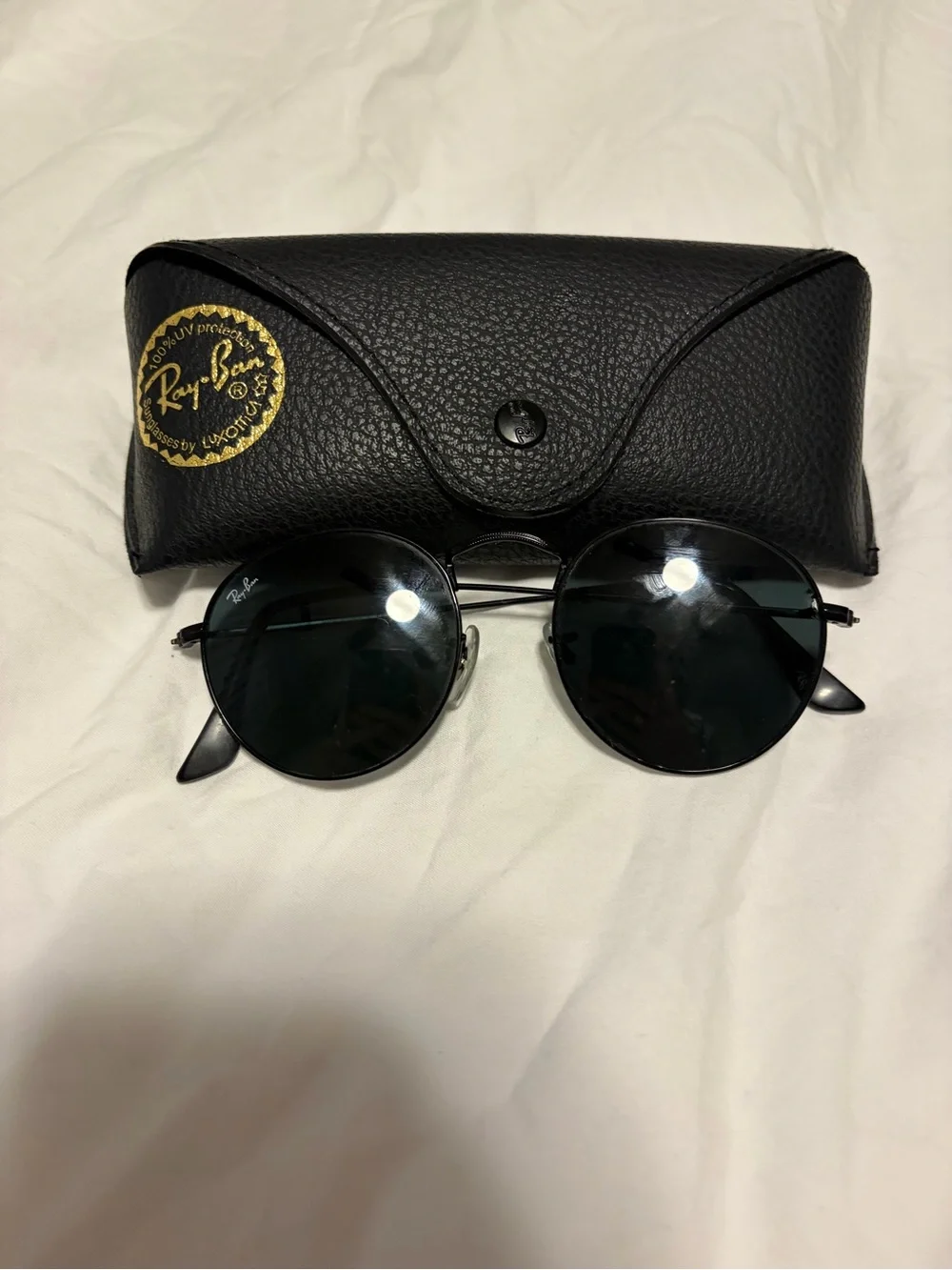 Ray-Ban Round Metal Sunglasses in Black